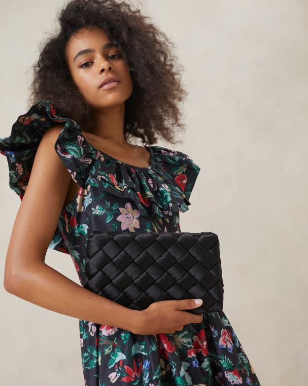 Loeffler Randall Frauen Aviva gewebte Puff-Clutch RHV8H355 Schwarz Taschen